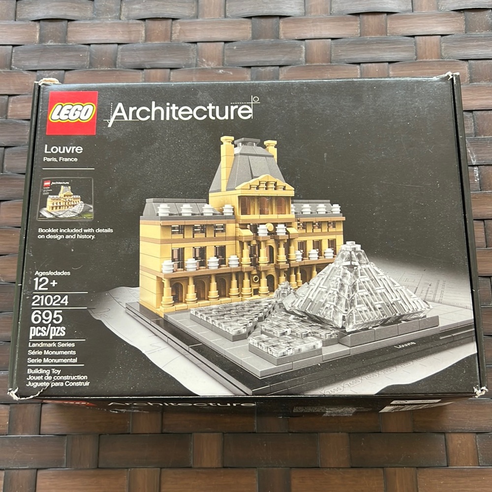LEGO ARCHITECTURE LOUVRE